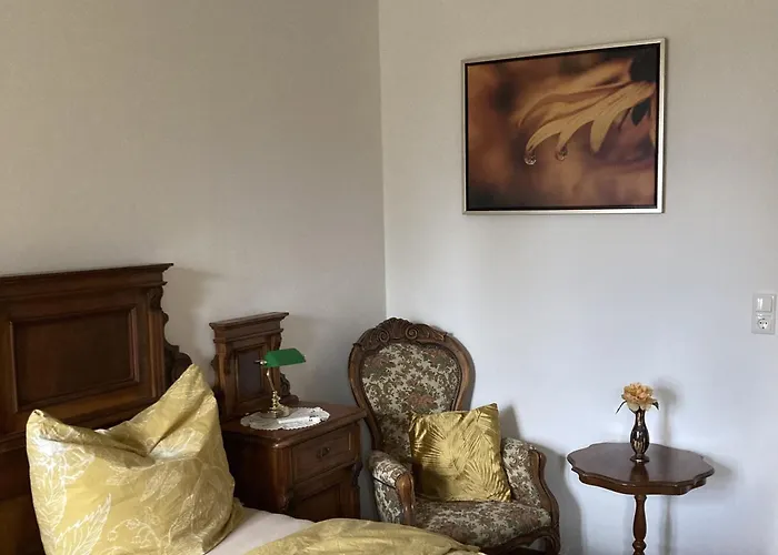 Katharina Haus, * Wiel