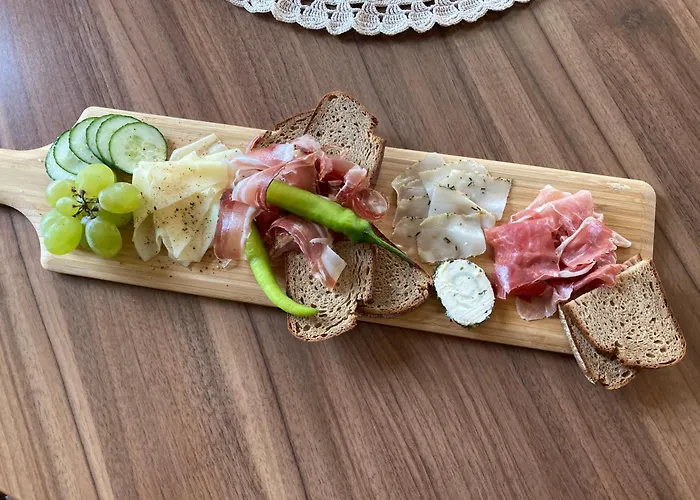 Katharina Haus, * Wiel